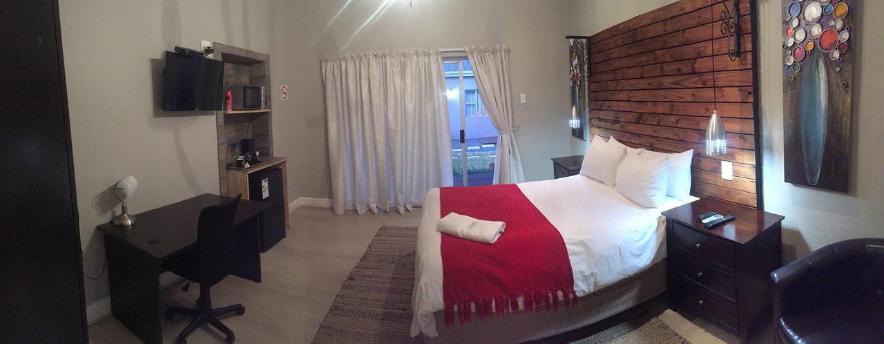 Tranquil House B&B @ 1 College Ave 퀸스타운 외부 사진